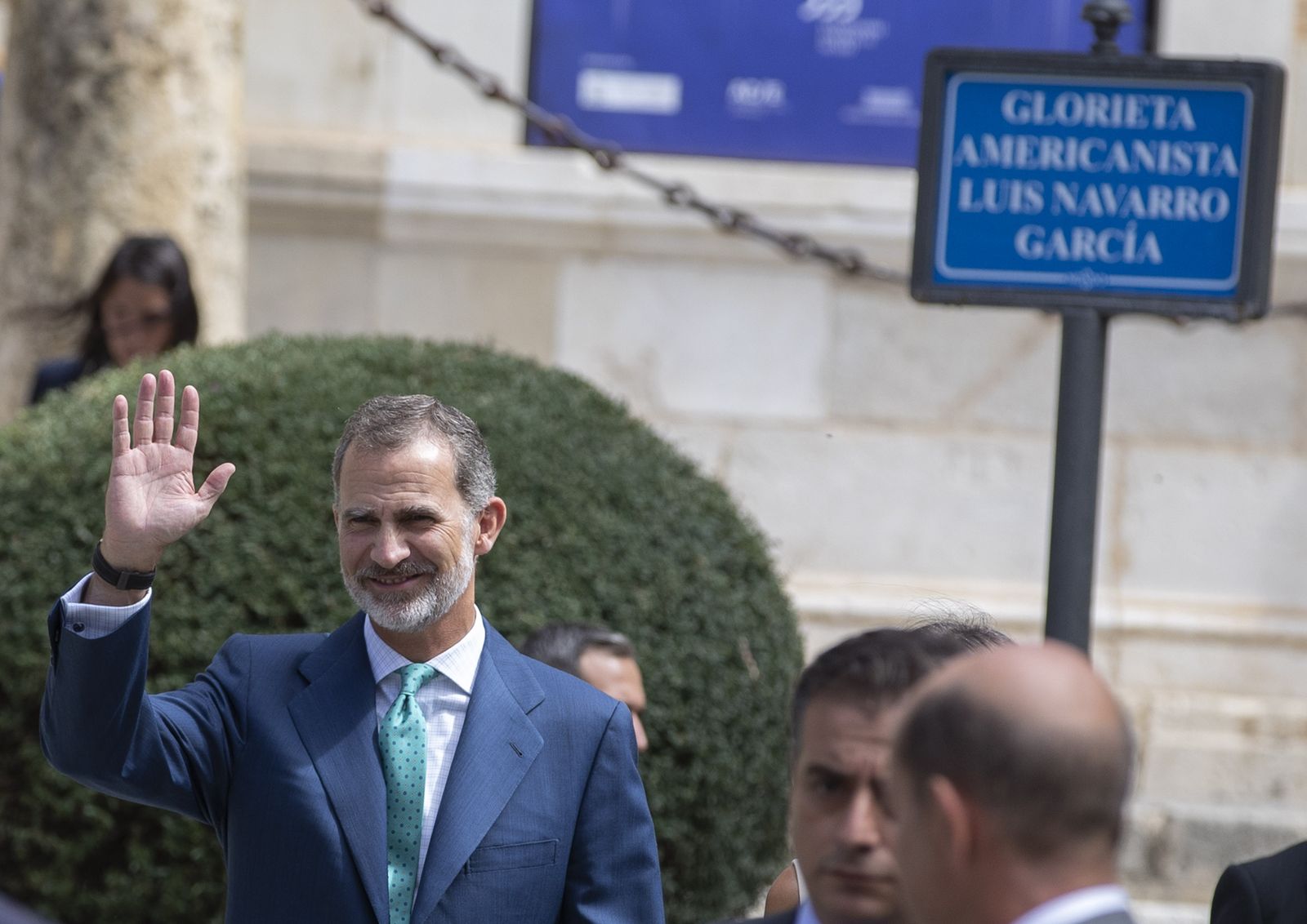 La visita de los Reyes a la exposición 'El viaje más largo', en imágenes