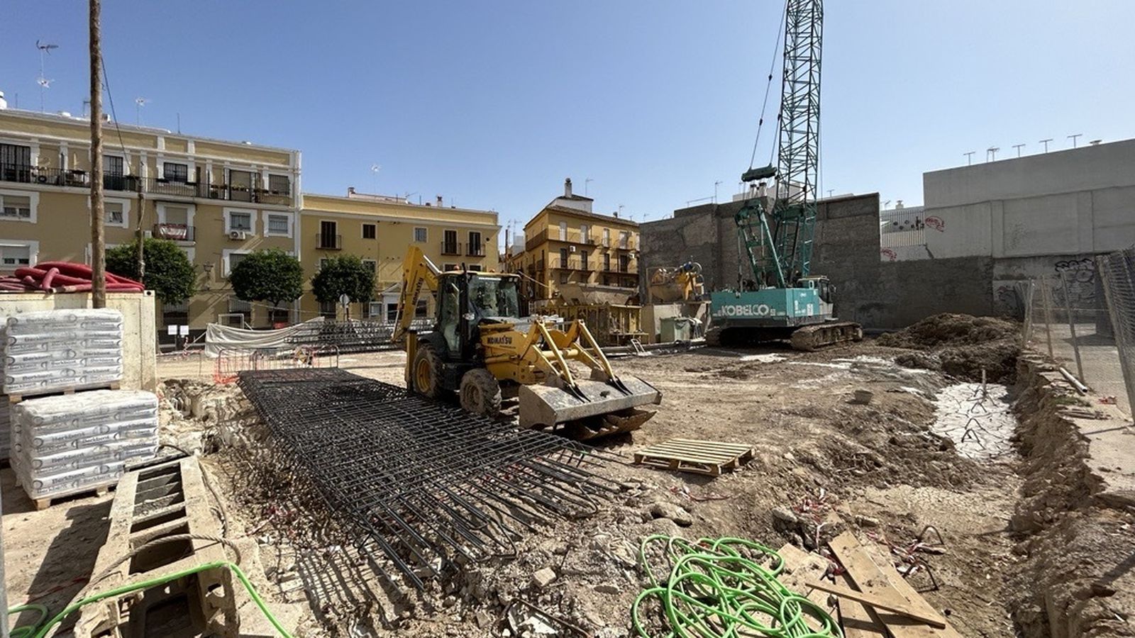 Otra vista del solar del Valle en obras.