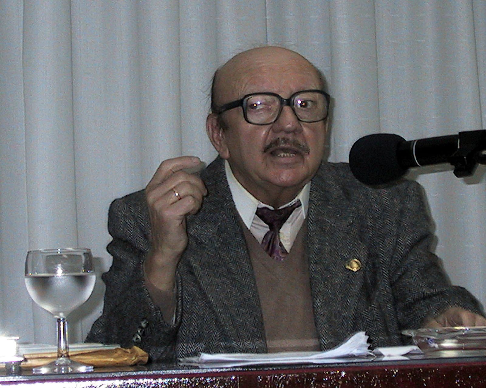 José María de Mena, en un acto en el Ateneo