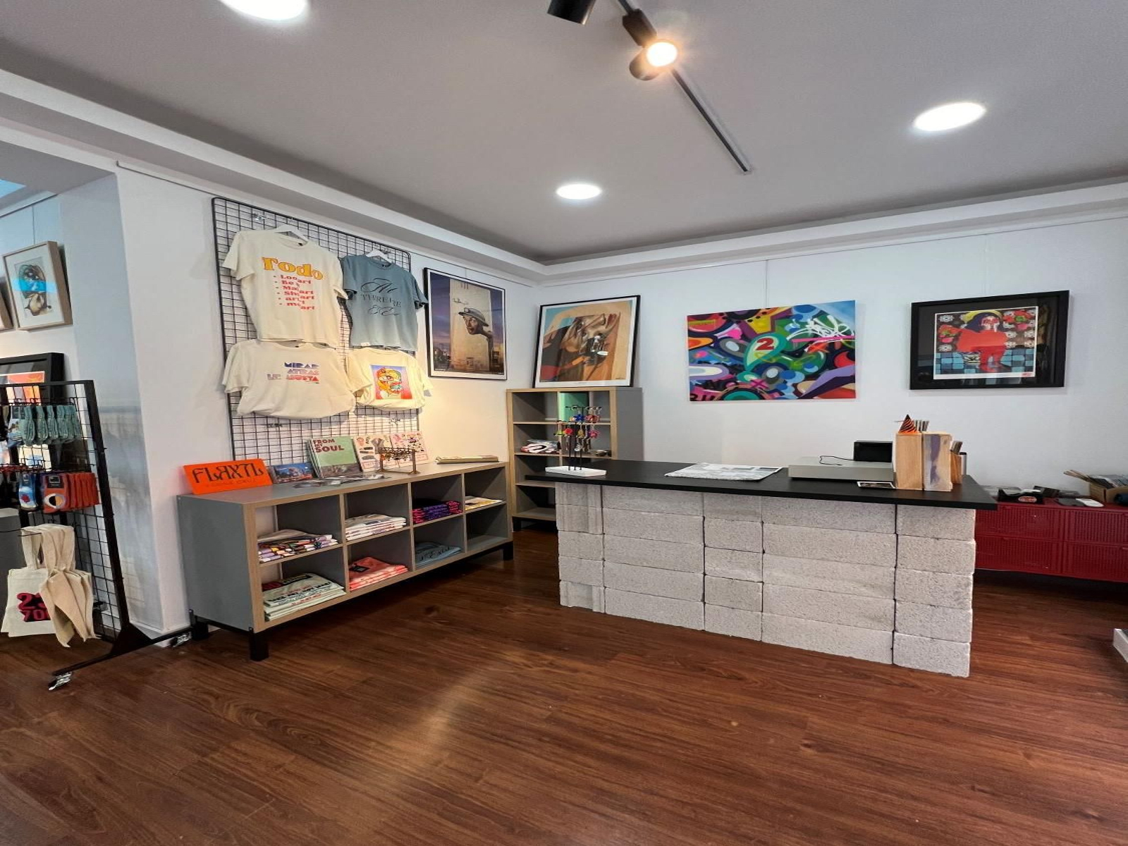 Así es Rampa: la nueva galería de arte contemporáneo con obras de Belin en el centro de Linares