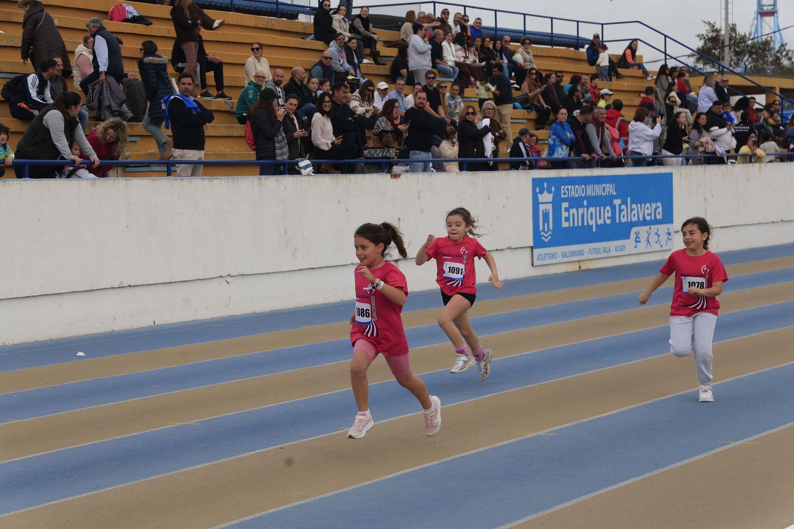 Las fotos de la final de los Juegos Municipales de Atletismo de Algeciras sub-8 y sub-10