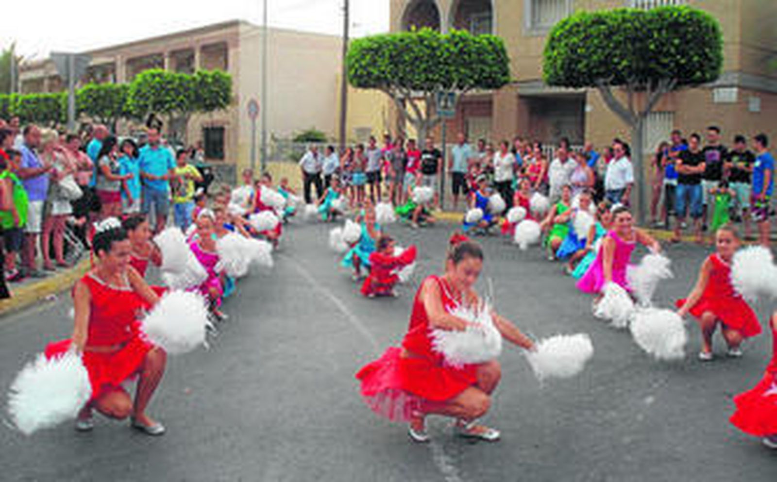 Las animadoras realizando sus coreografías durante el evento, en ediciones anteriores.