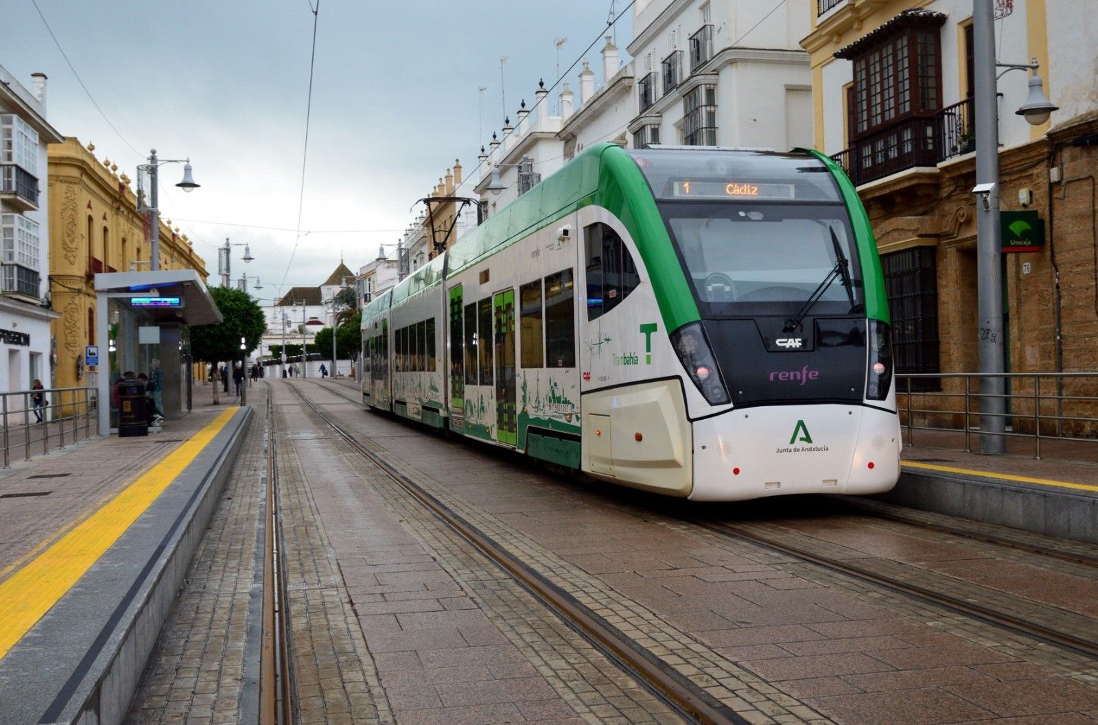 El Trambahía se ha convertido en un elemento clave de la movilidad en la provincia.