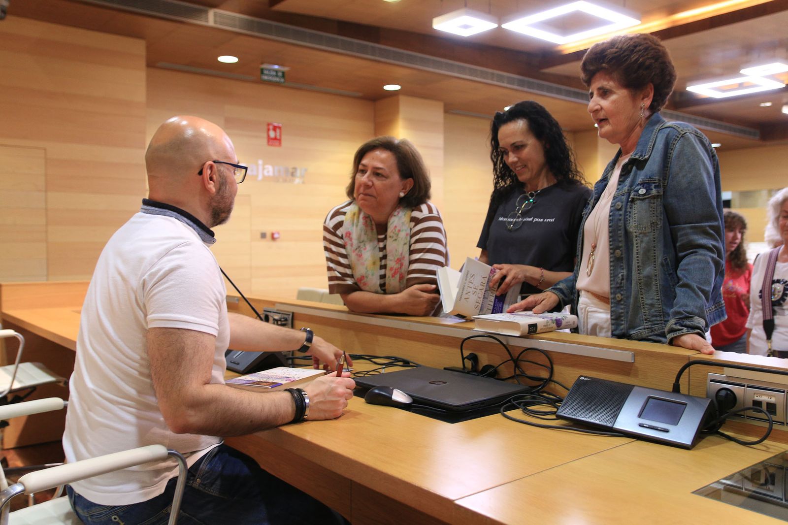 Diario de los Libros, con Fernando J. Múñez y su novela 'Antes se secará al tierra'