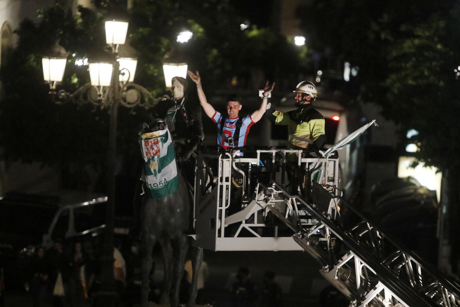 La celebración del ascenso del Córdoba CF en Las Tendillas, en imágenes