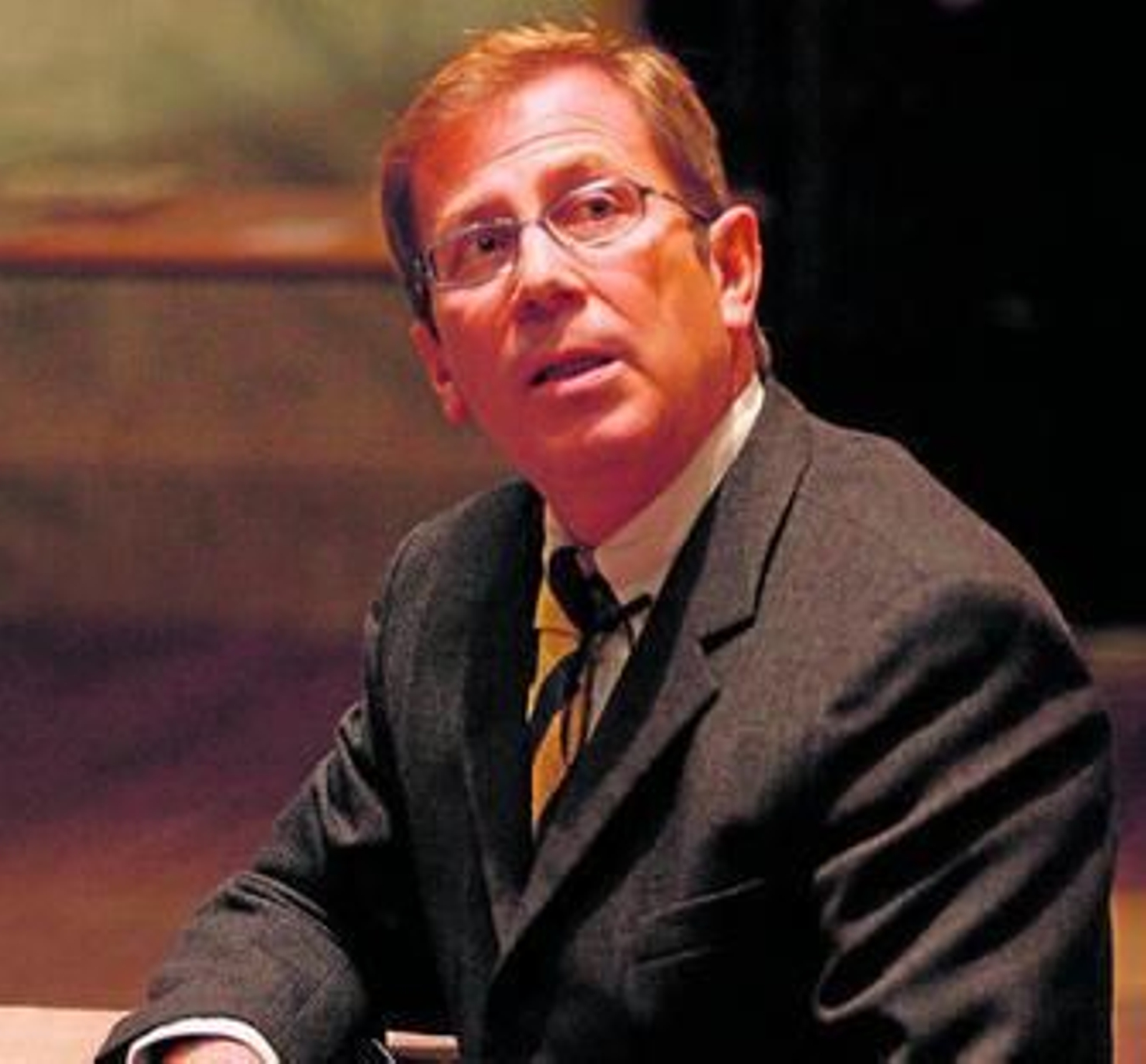 El alcalde ficha a Fernando Amores como comisario de la exposición del Tesoro del Carambolo