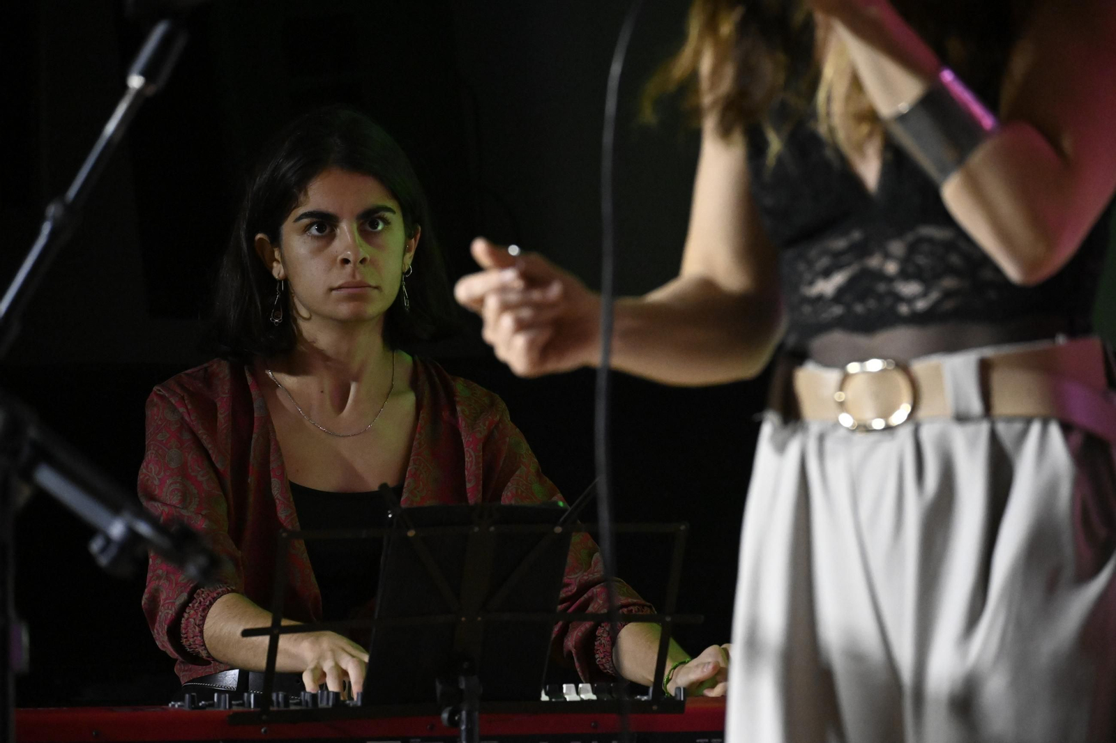 Actuación de Antonia Ferrá dentro del ciclo 'Música y otros ritmos' en imágenes