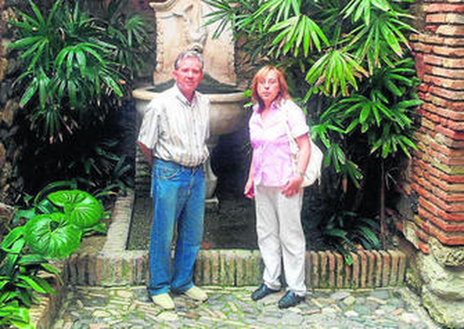 María del Carmen Vizcaíno es enóloga en la empresa familiar que comparte con su marido Justo.