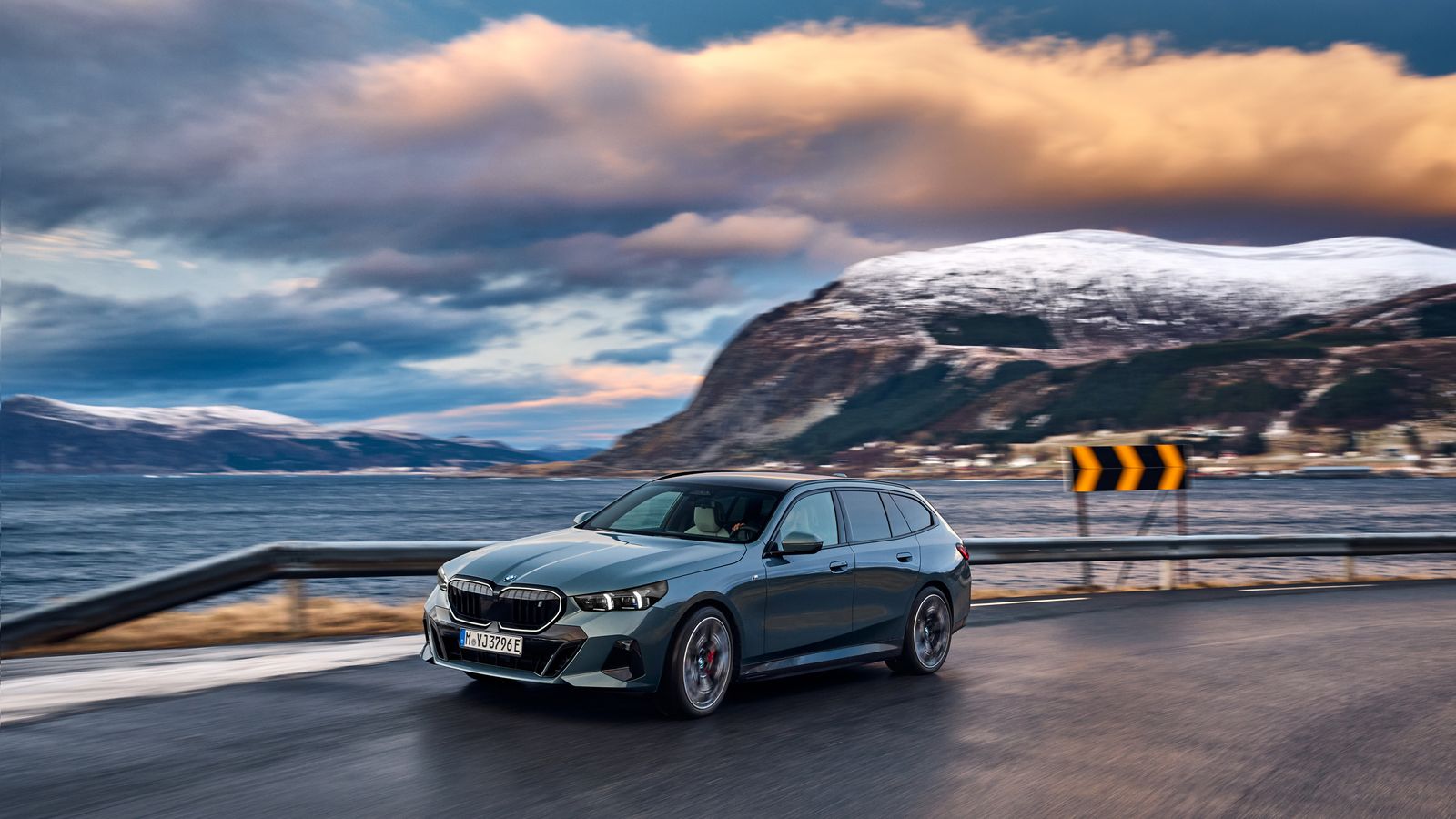 El BMW Serie 5 Touring se convierte en uno de los turismos familiares más grandes del mercado.
