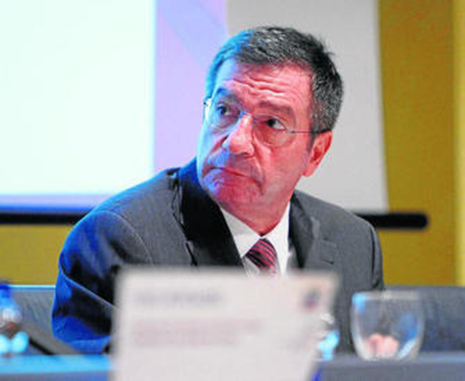 Yiorgos Kaminis, durante su intervención el jueves en una de las mesas de la asamblea de la CEMR.