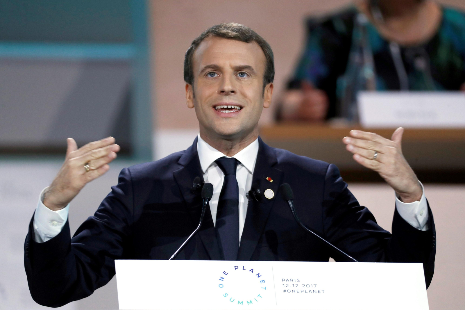 Emmanuel Macron, pronunciando su discurso en la cumbre del clima de París.