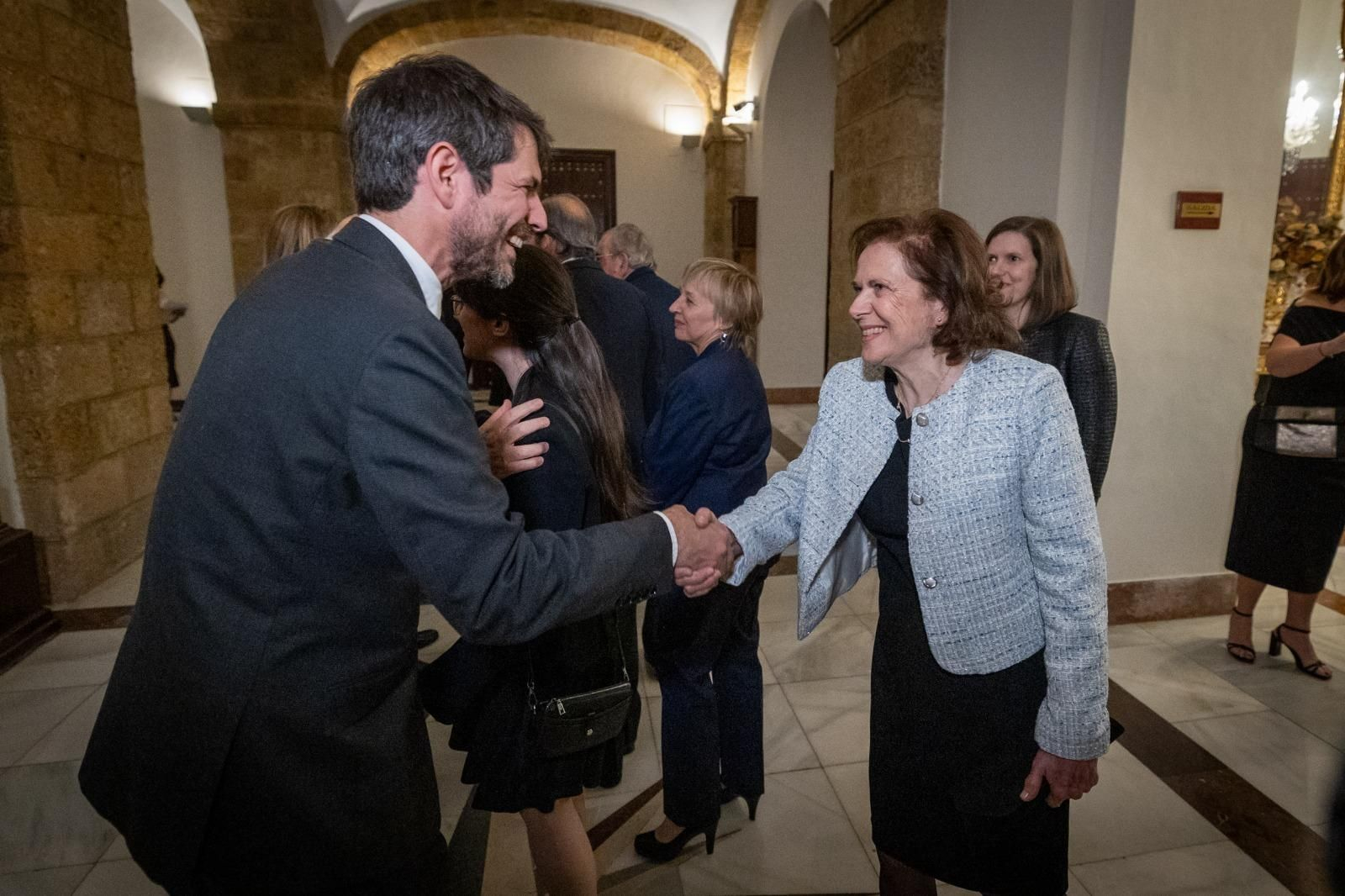 Las imágenes de la cena de los premiados con la Medalla de Oro de las Bellas Artes en la Diputación de  Cádiz