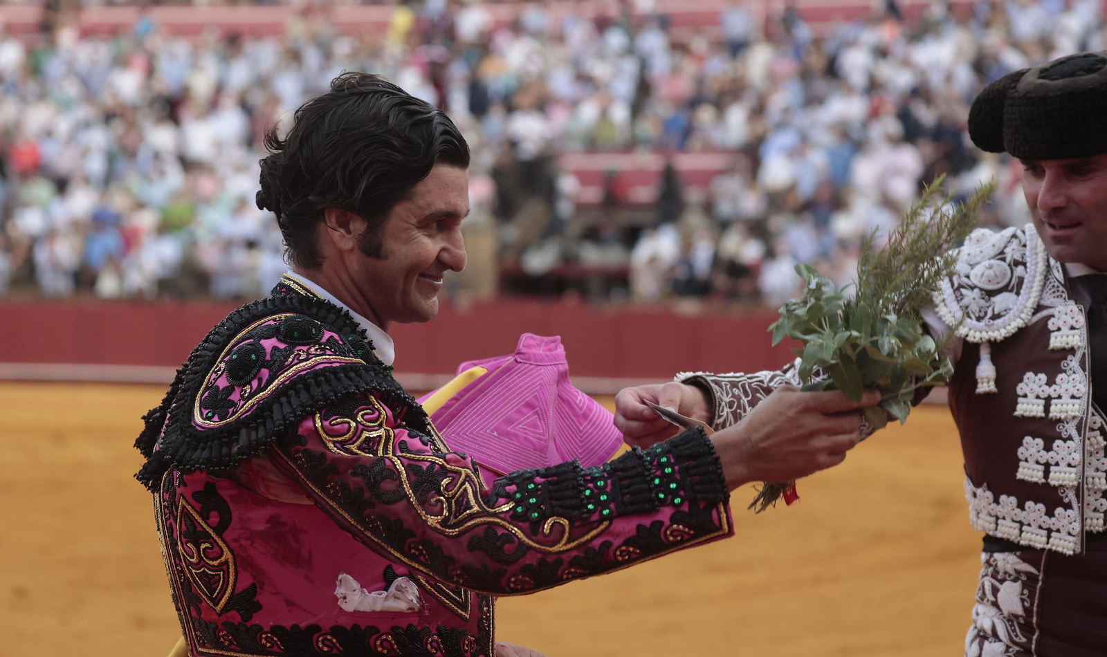 Las imágenes del triunfo de Morante en San Miguel