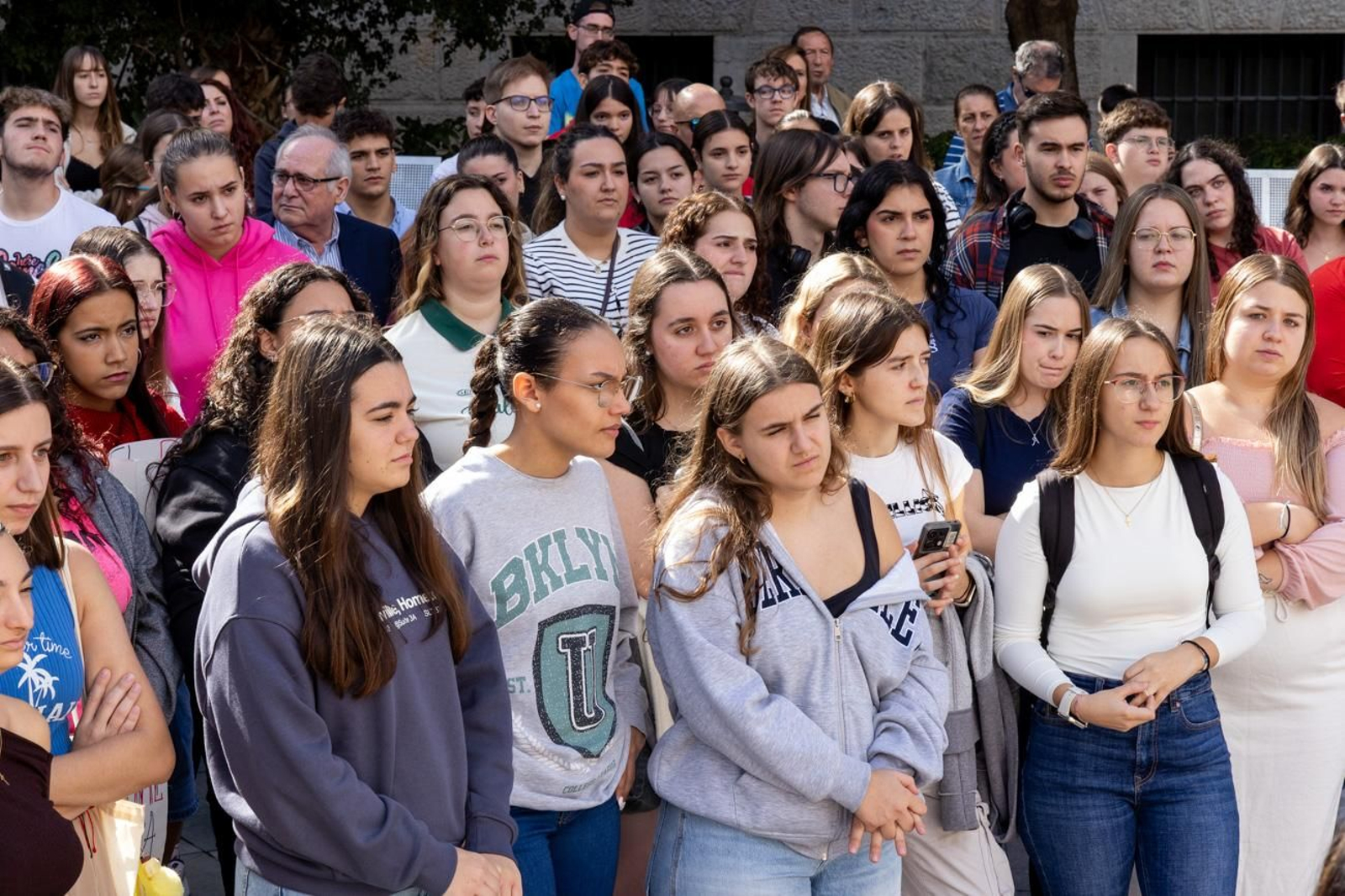 oncentración-manifestación en la plaza de la Constitución por la huelga de estudiantes por la víctima de acoso