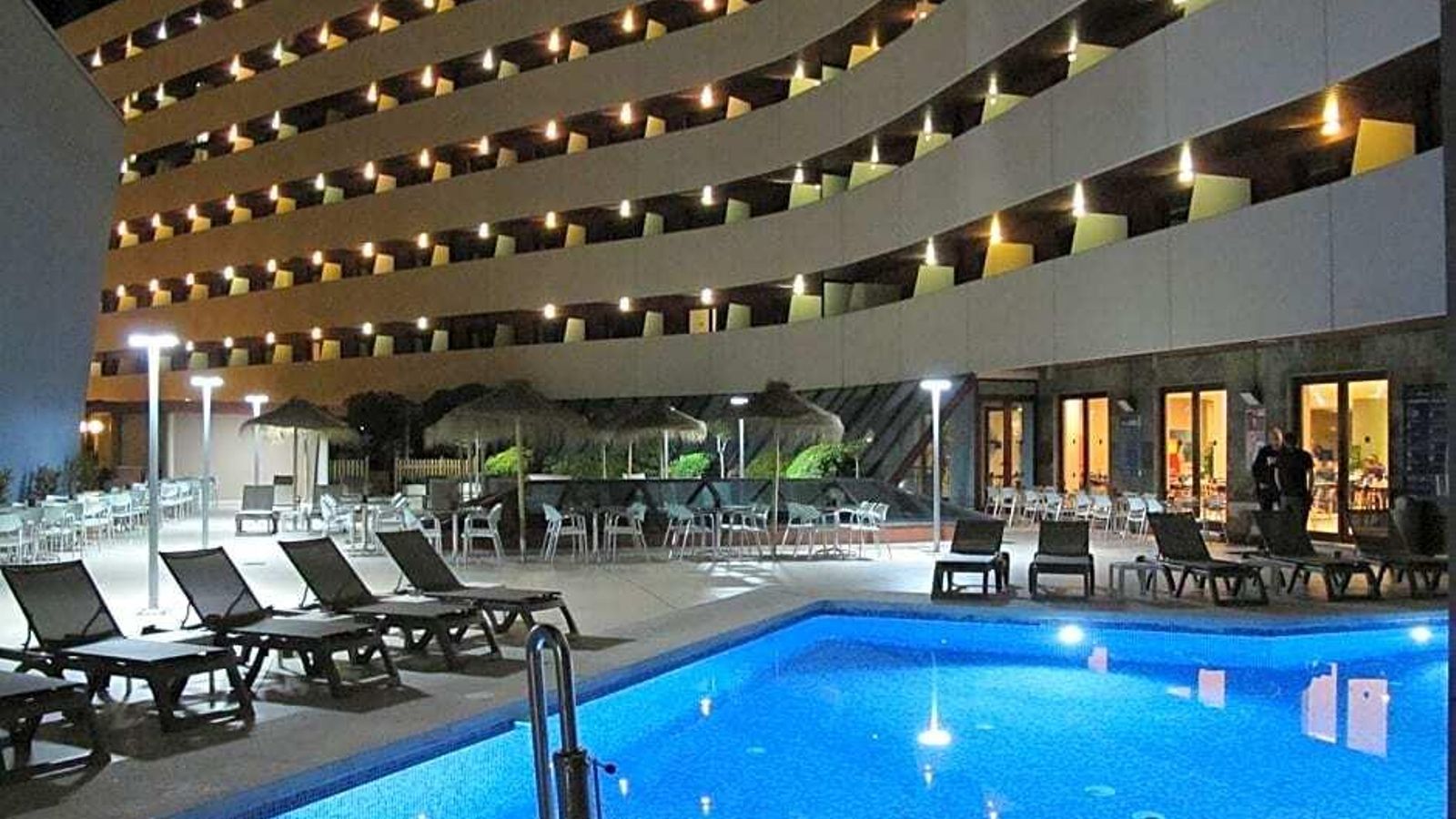 Piscina de Ohtels Campo de Gibraltar. Piscina de Ohtels Campo de Gibraltar.
