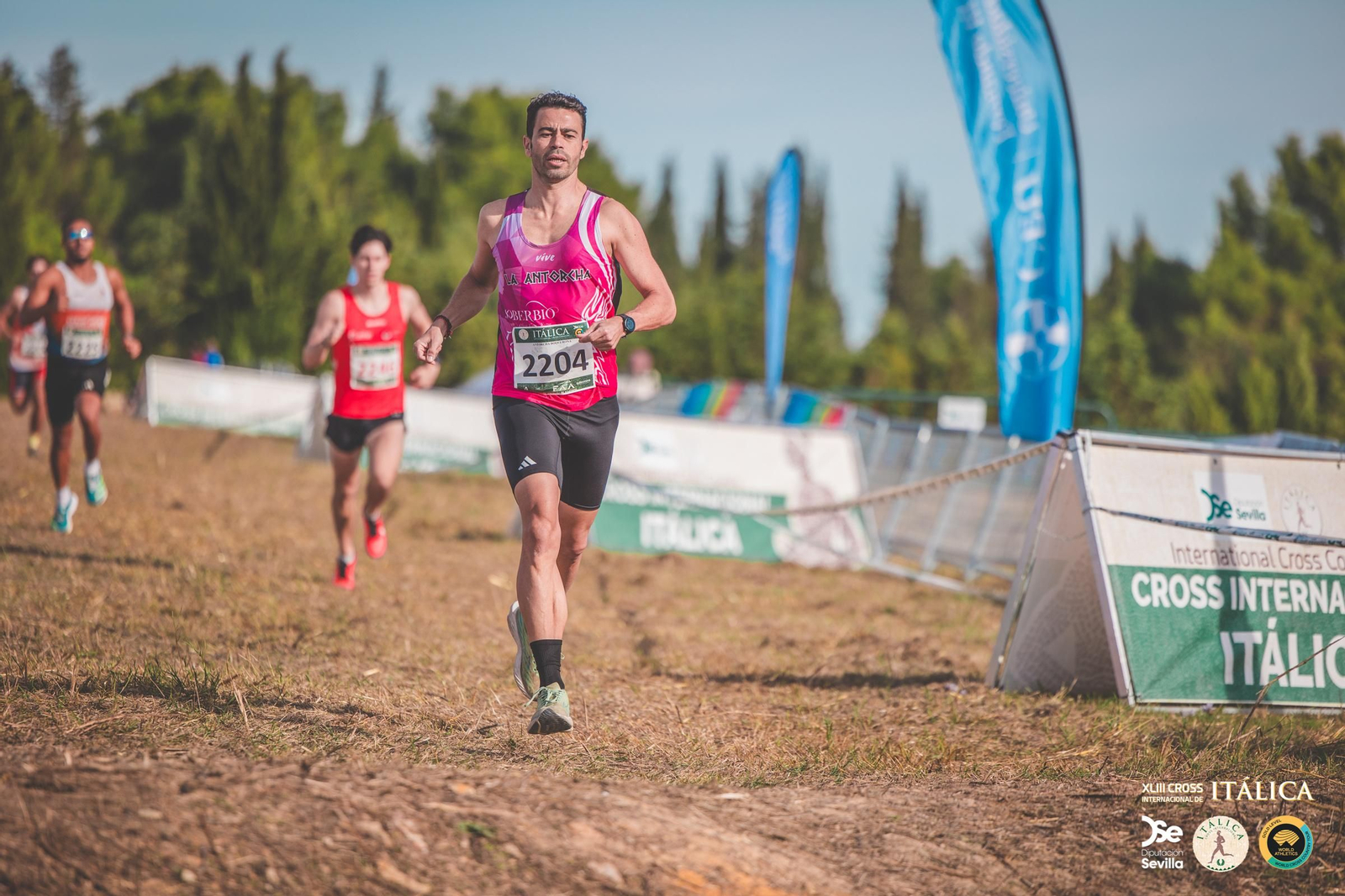 Búscate en las fotos del Cross de Itálica 2025 | 3
