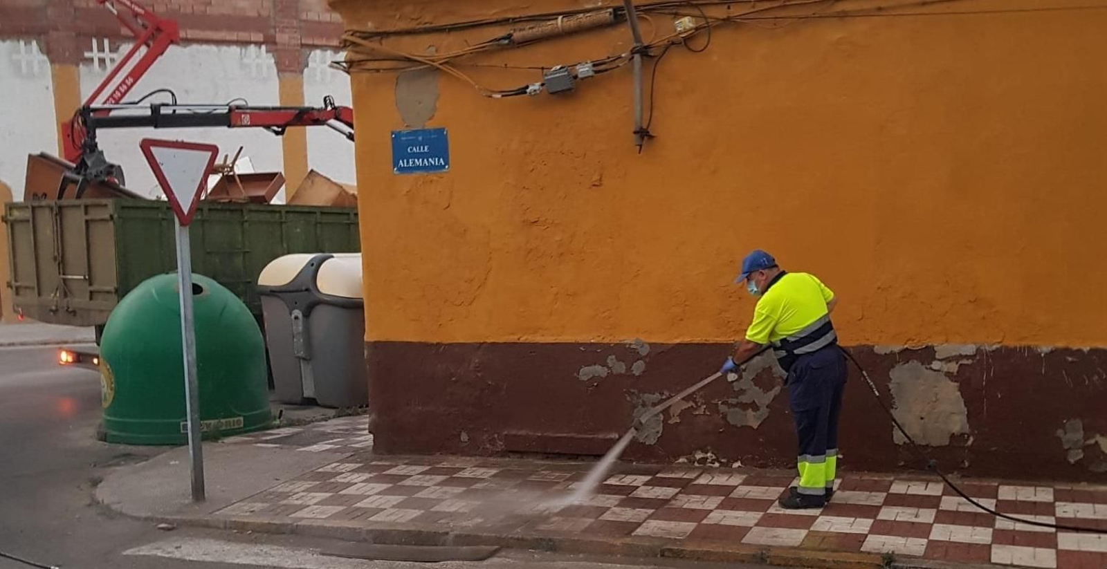 Trabajos de desinfección en La Línea