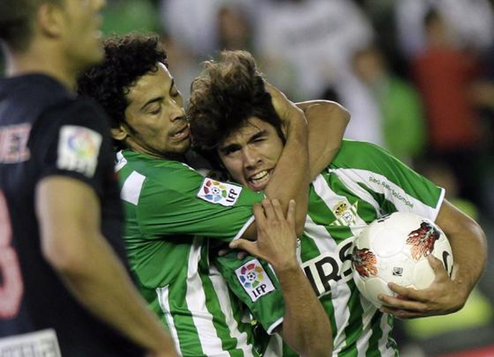 El Betis iguala con el Atlético de Madrid en el Benito Villamarín tras un final del partido loco (2-2). / Antonio Pizarro
