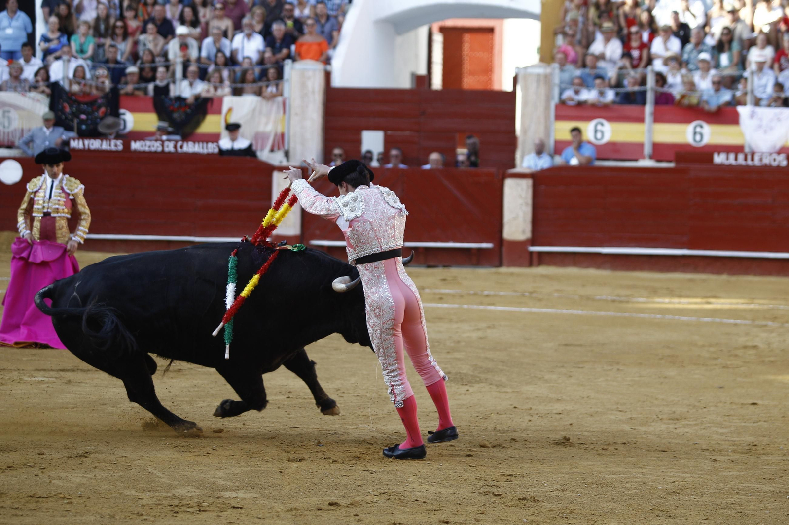 Las mejores imágenes de los toreros Fortes, Juan Ortega y David de Miranda en la Feria de Almería 2025