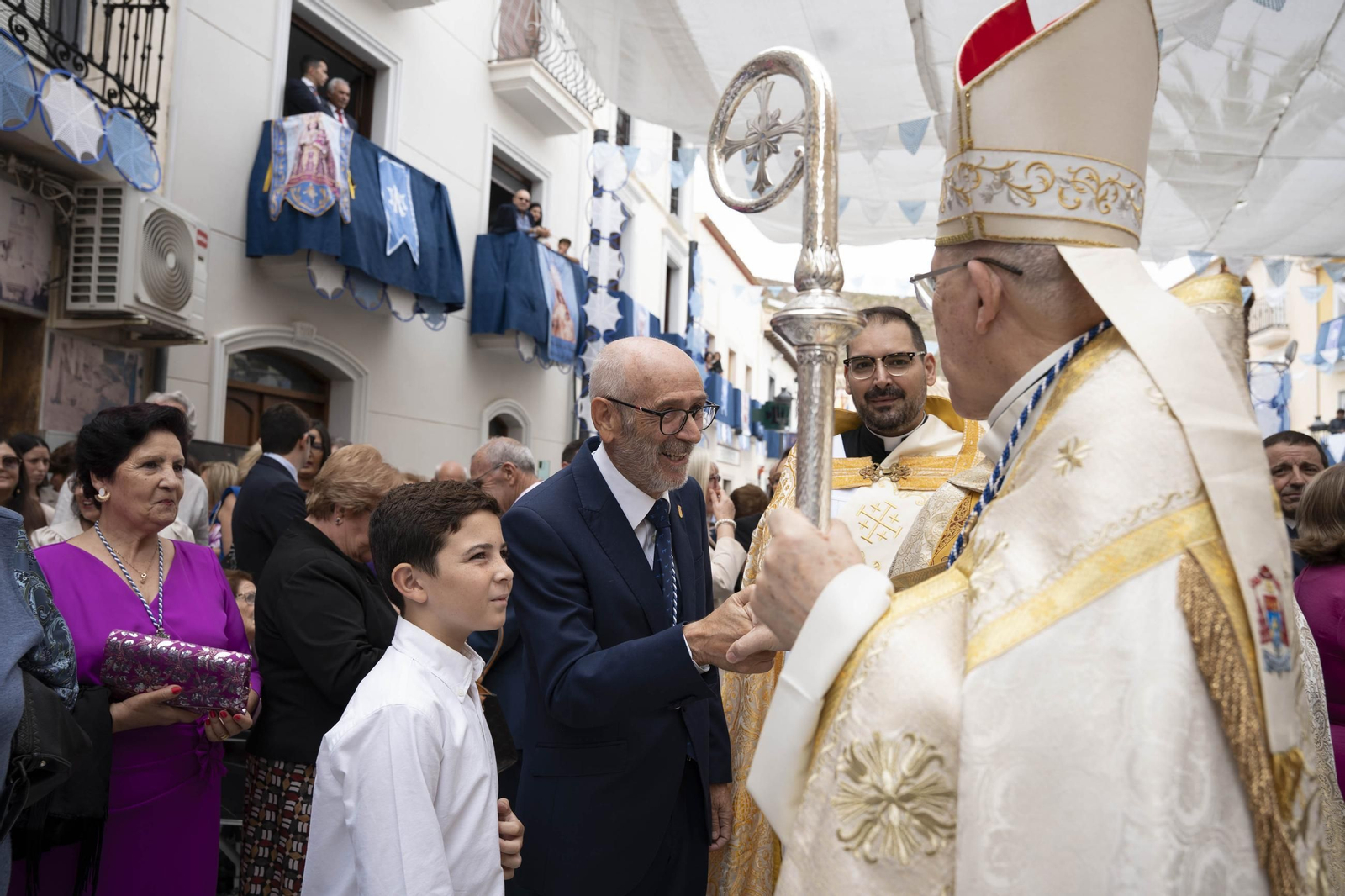 Las imágenes de la misa y procesión en Macael por las fiestas en honor a Nuestra Señora del Rosario