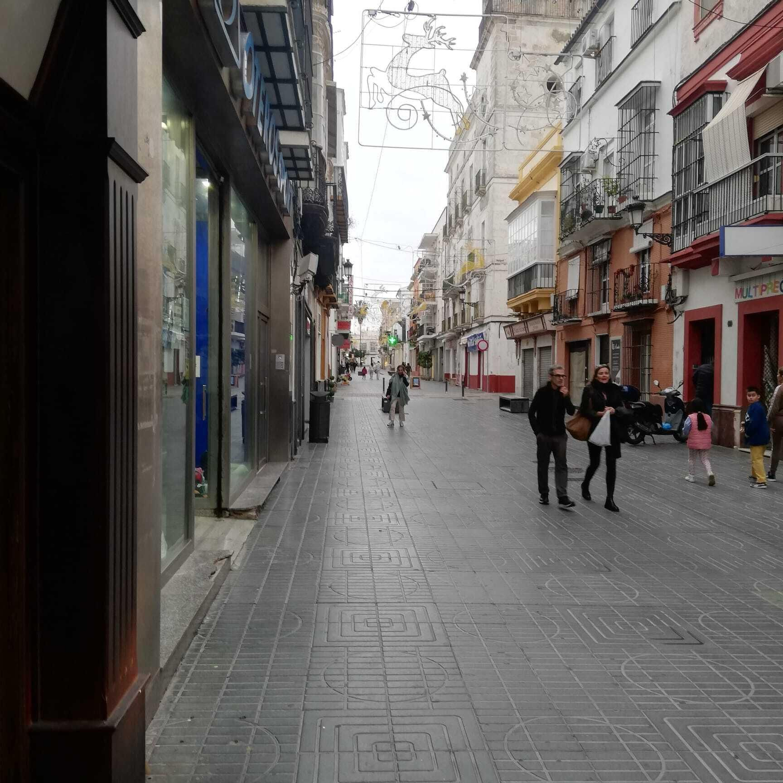 Una imagen de la calle Luna, en plenas navidades. Una imagen de la calle Luna, en plenas navidades.