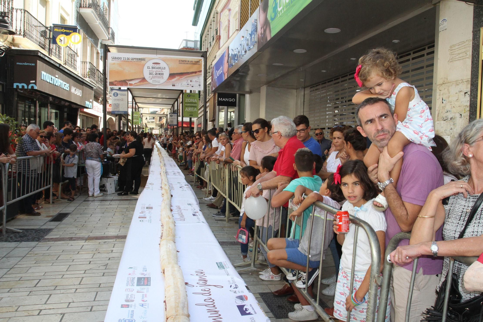 Record Guinnes del bocadillo de jamón mas grande del mundo, en Huelva