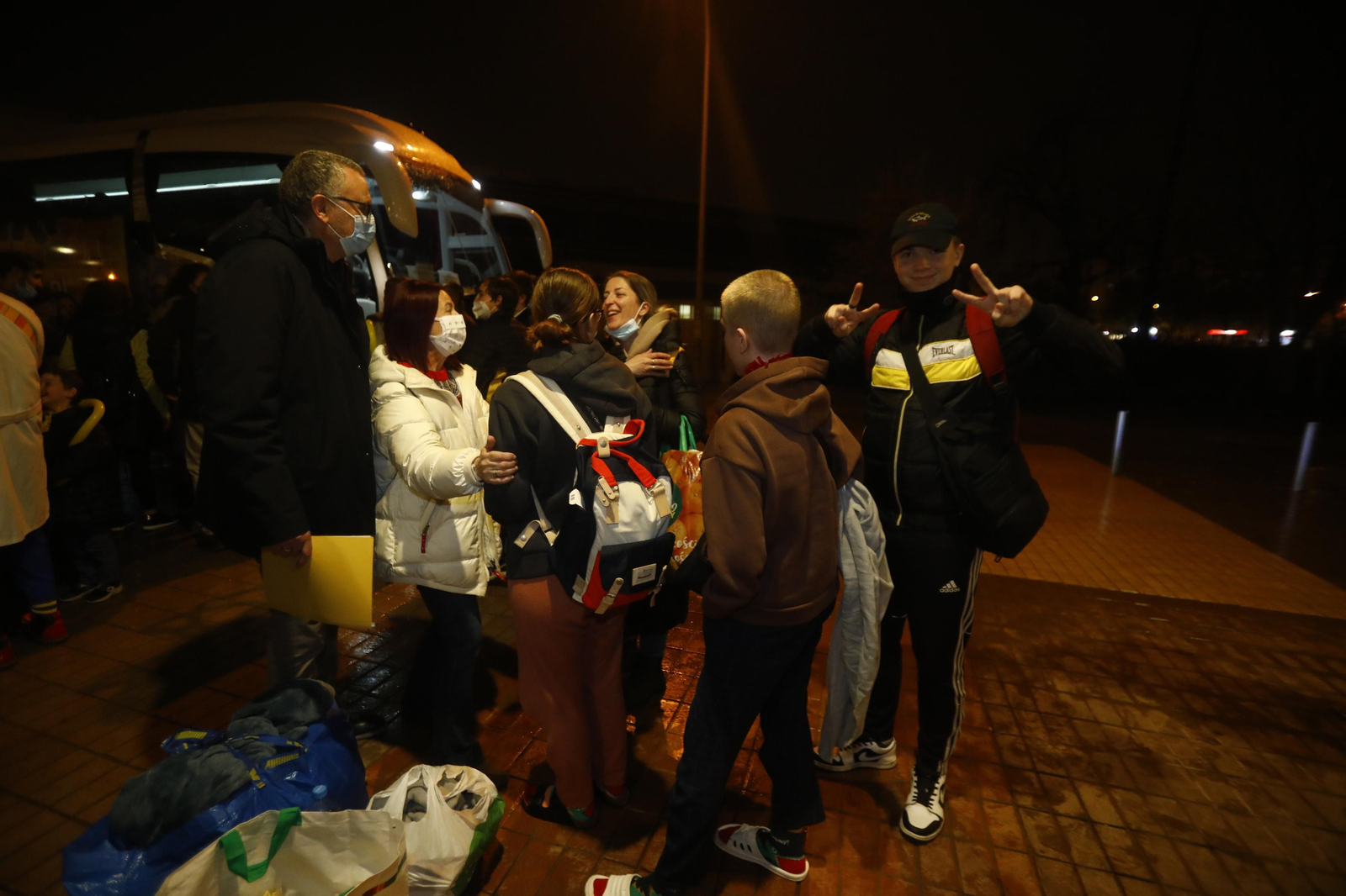 La llegada de 49 refugiados ucranianos a Córdoba, en imágenes
