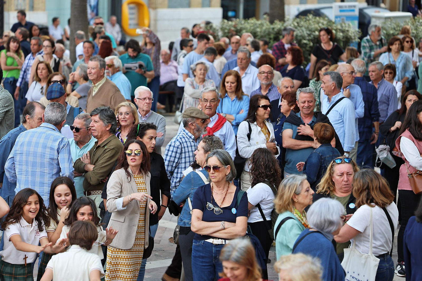 Imágenes de la concentración por las infraestructuras para Huelva