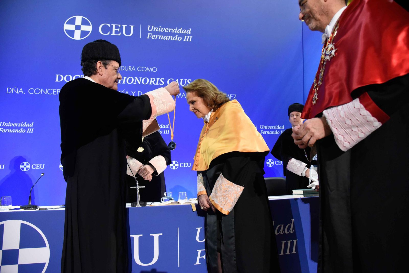 Acto académico de investidura como Doctores Honoris Causa de Concha Yoldi, presidenta de Persán