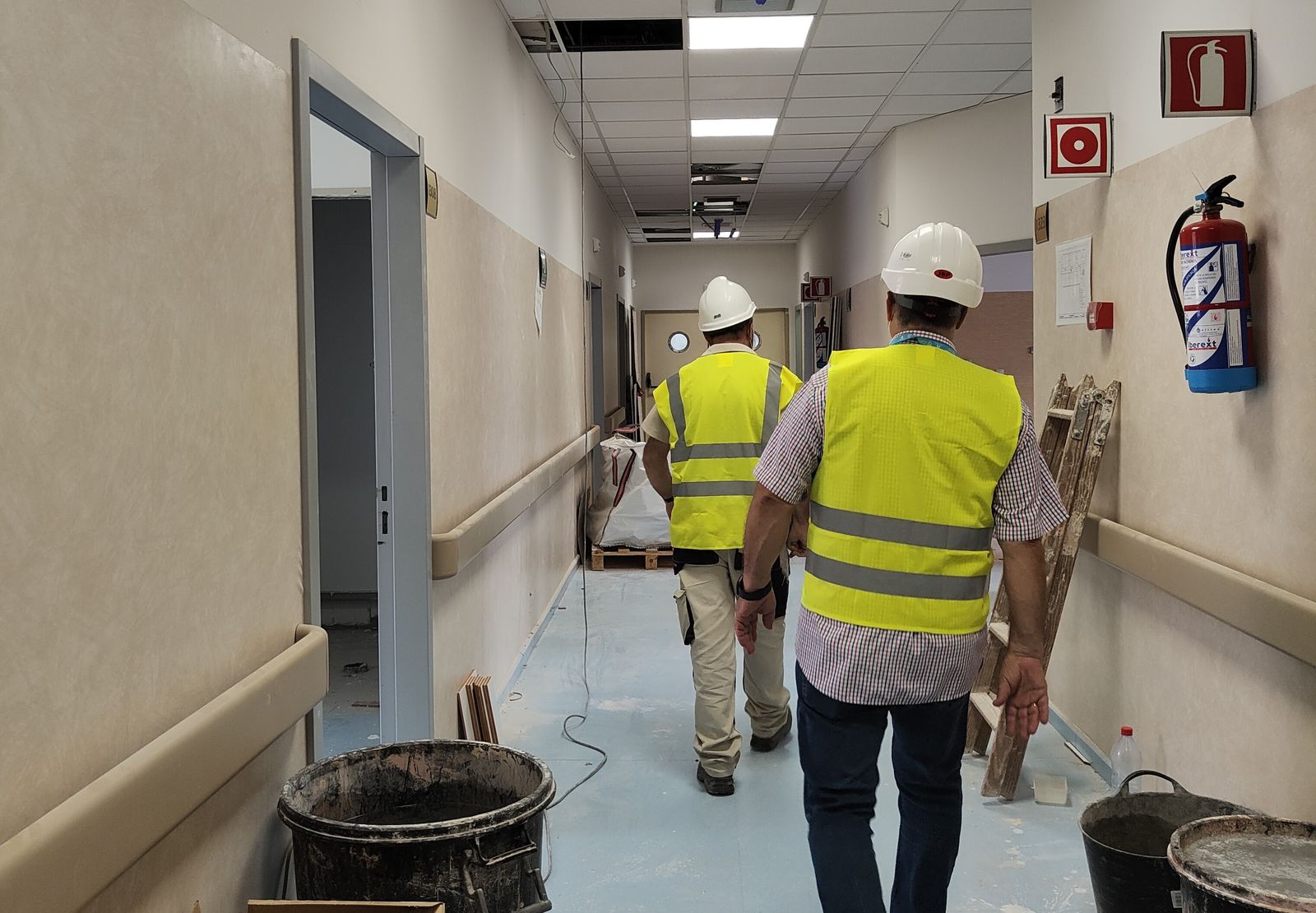 Obras en los hospitales Civil y Materno de Málaga este verano.
