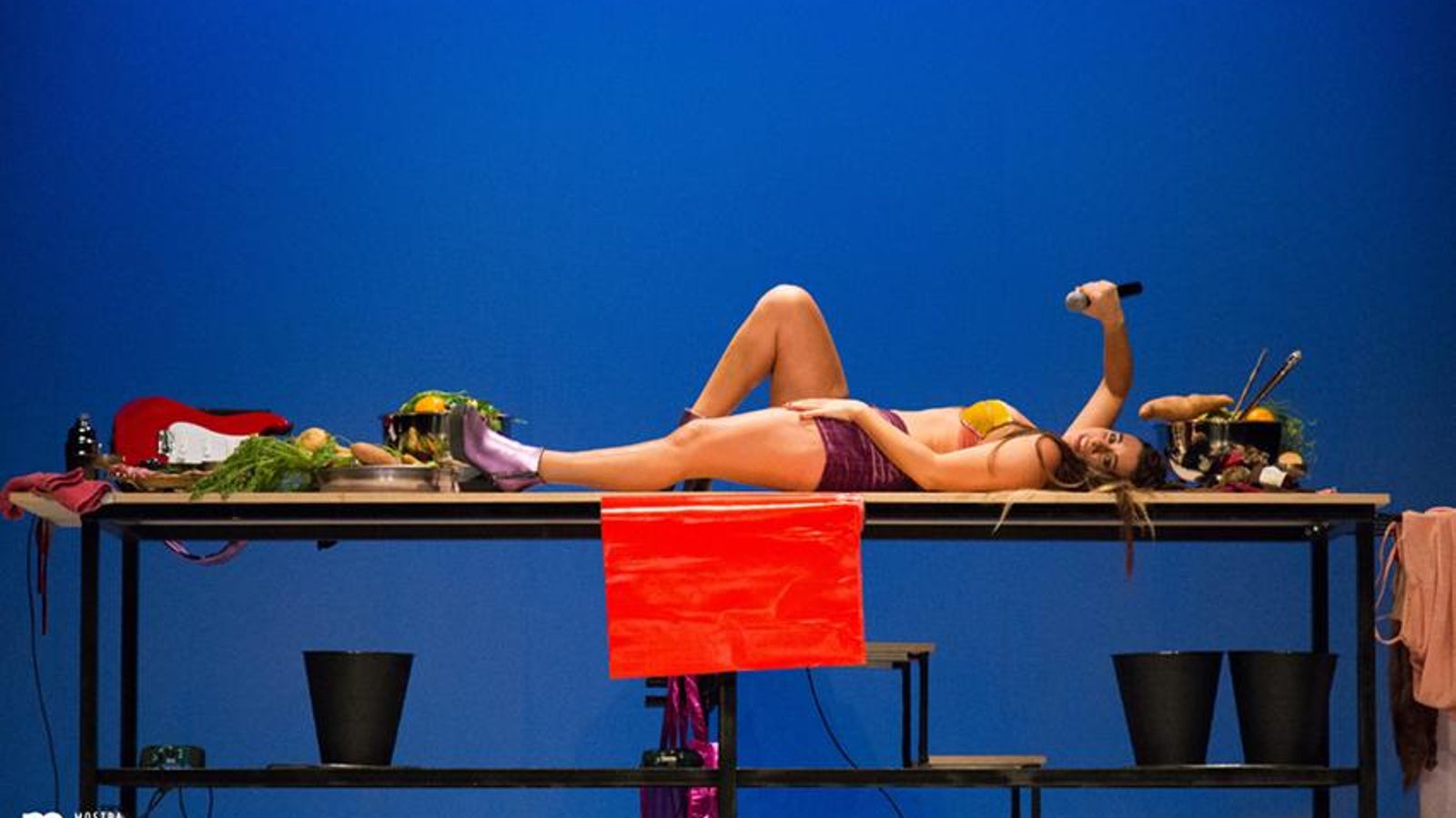 ‘Ella sobre ella’, de la compañía Euroscena.