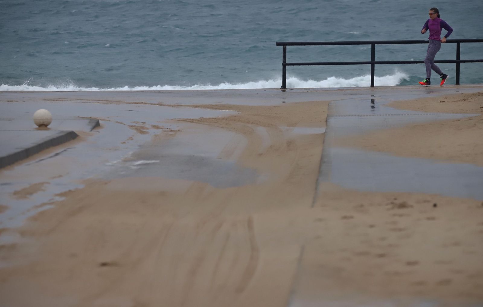 La borrasca Ingrid deja su huella en Tarifa, en imágenes