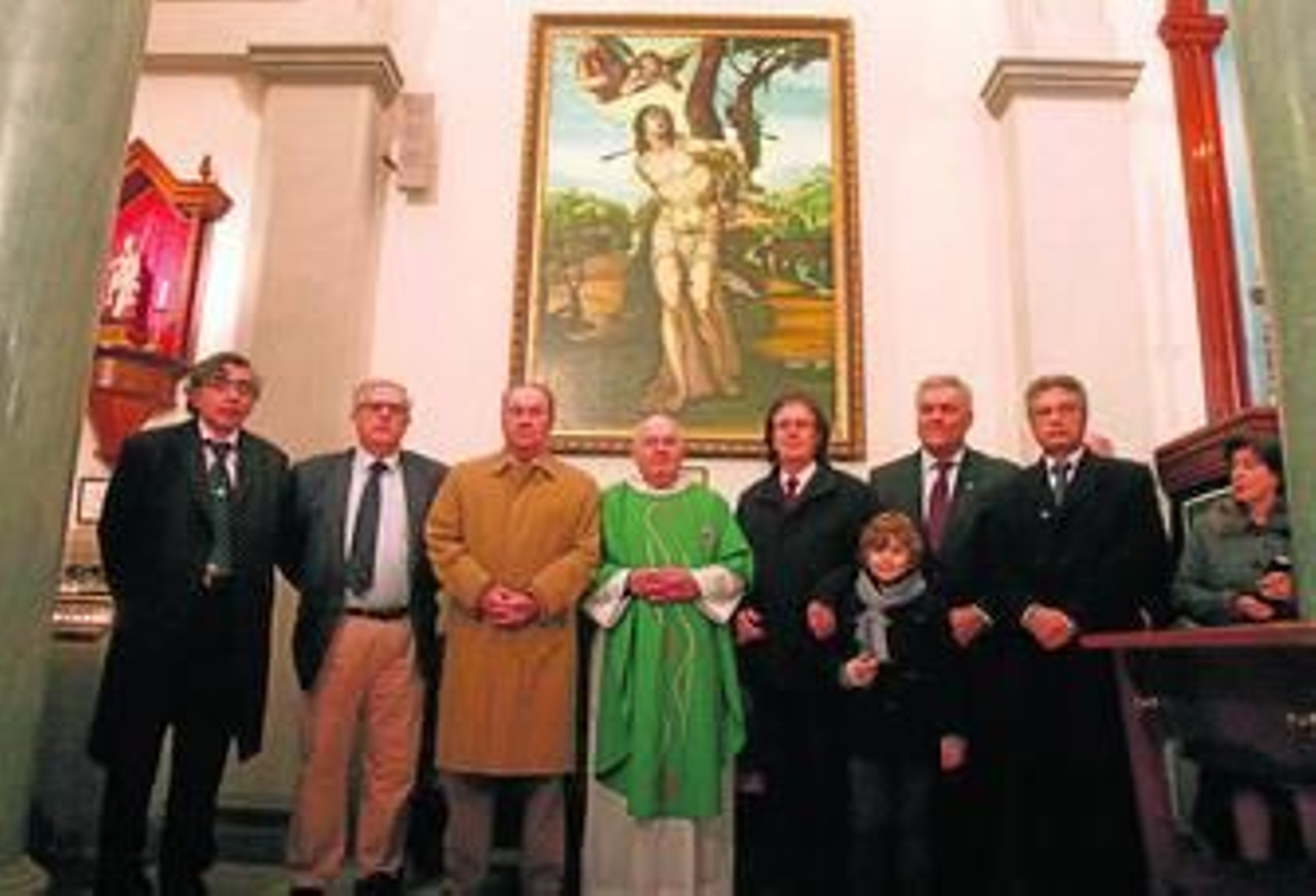 Asistentes al acto de bendición del cuadro de San Sebastián.