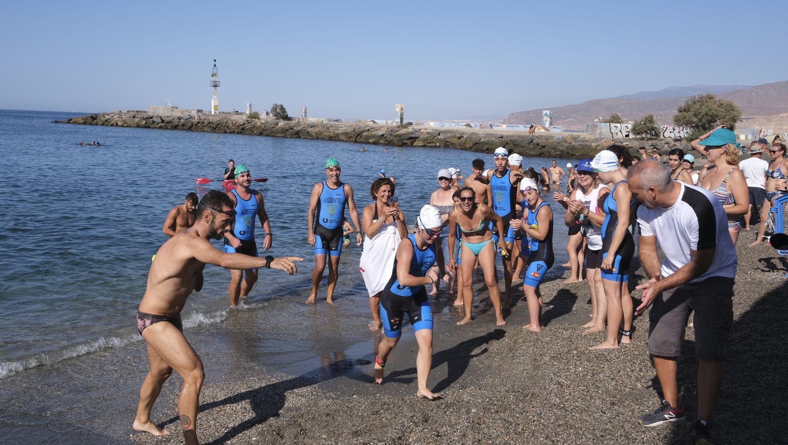 Imágenes de la travesía a nado de la Feria de Almería 2022