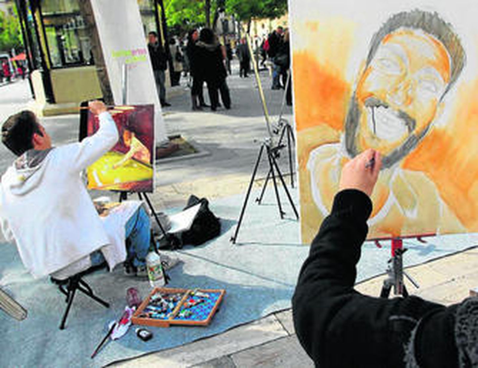 Algunos de los trabajos que se podían ver ayer en el primer día de 'Bellas artes en La Merced'.