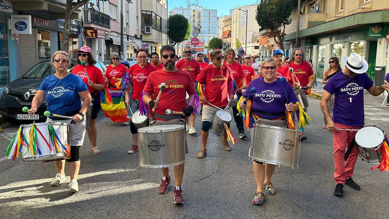 La batucada Batupuerto puso el ritmo afrocaribeño en el ambiente.