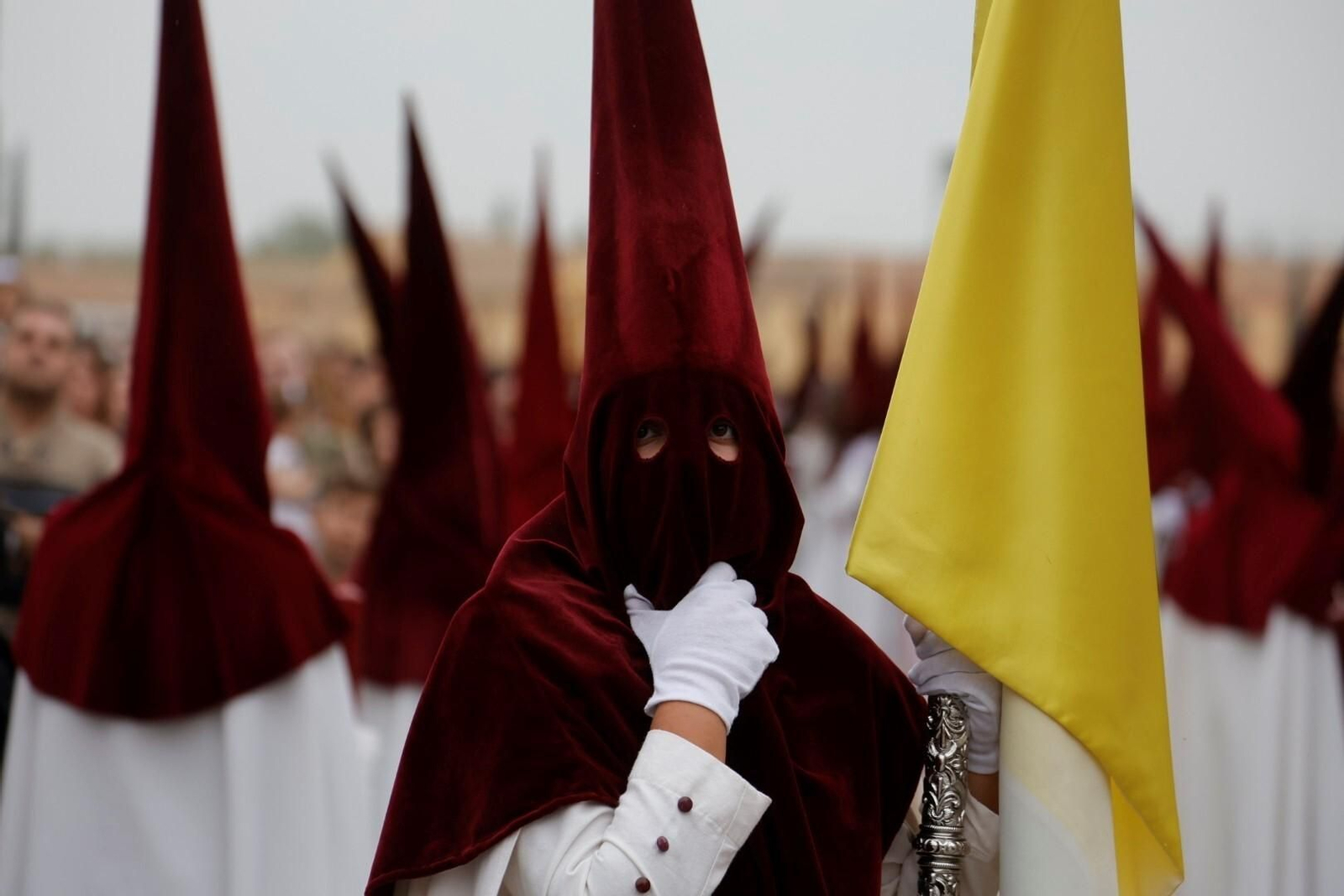 La procesión de la Vera-Cruz de Córdoba en este Domingo de Ramos, en imágenes