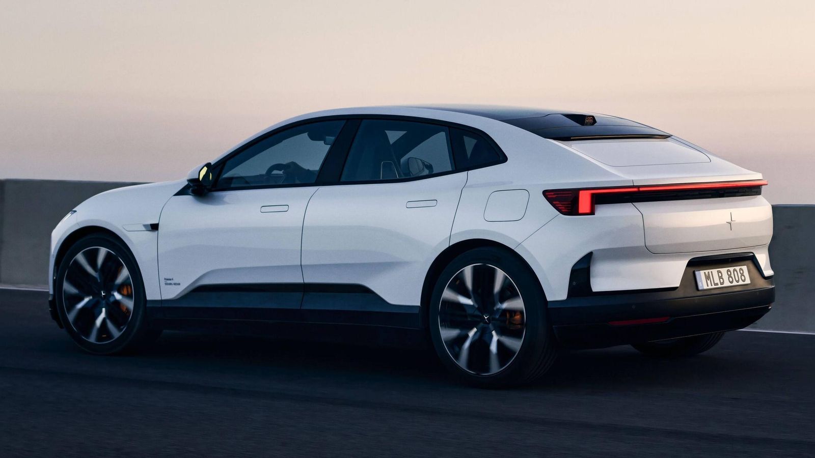 Polestar afirma están haciendo esfuerzos, aplicando incentivos, para conseguir que el Polestar 4 entre dentro de los coches subvencionables con los fondos del Moves III.
