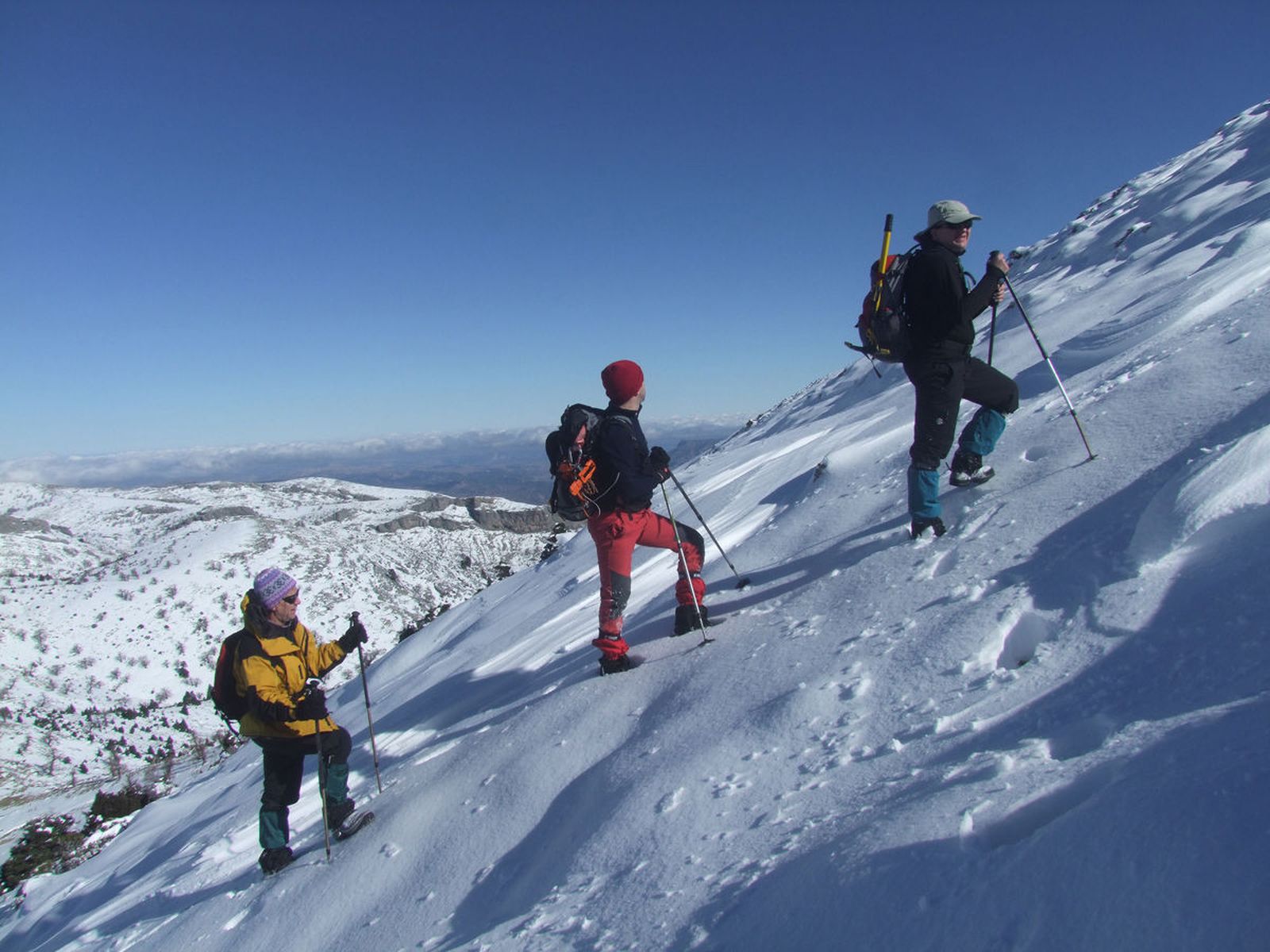 Senderistas en el ascenso al pico Torrecilla en una imagen de archivo.