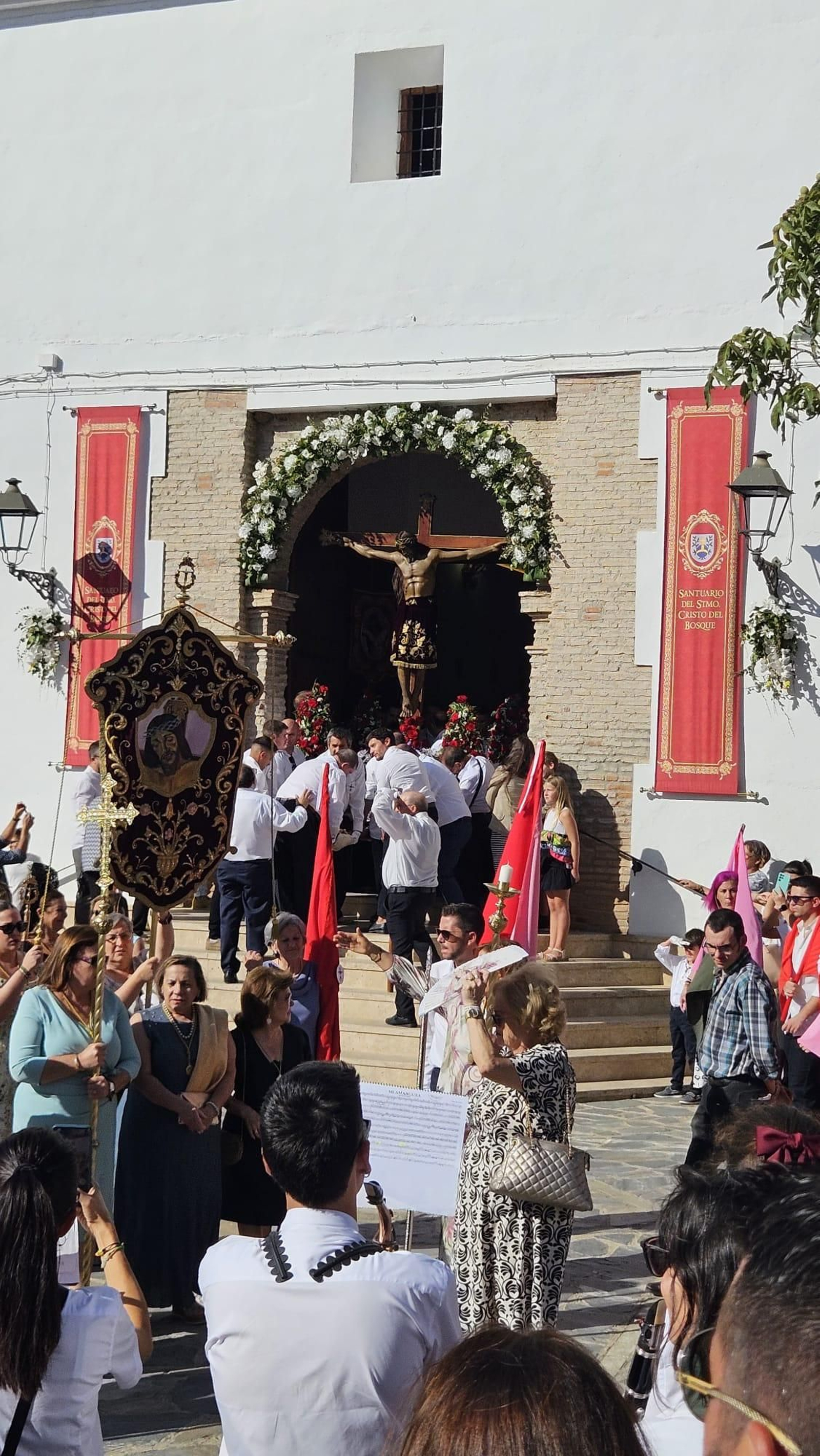 Así ha sido la salida procesional del Santo Cristo del Bosque en Bacares