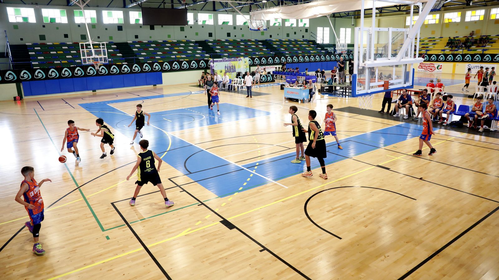 Las fotos de la primera jornada del Cadeba mini-masculino de La Línea