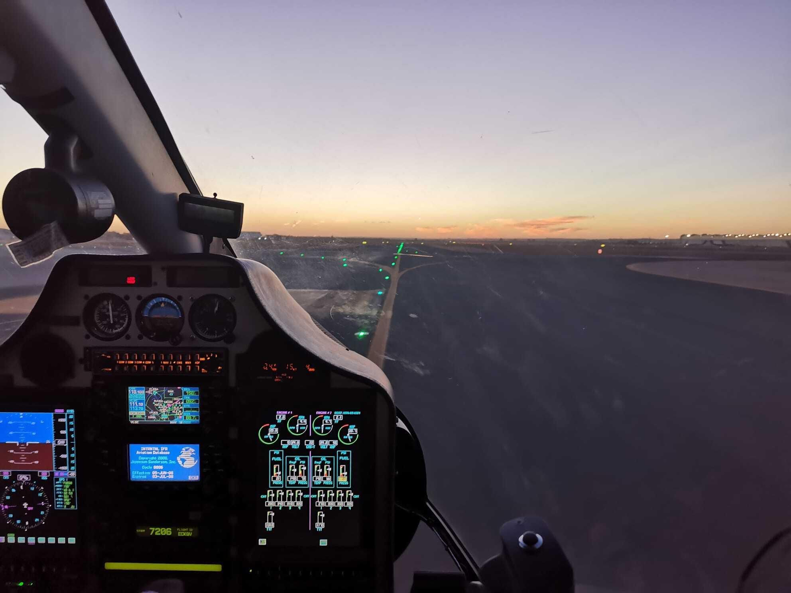 Imagen desde el interior de uno de los aviones desplegados por el Infoca Imagen desde el interior de uno de los aviones desplegados por el Infoca
