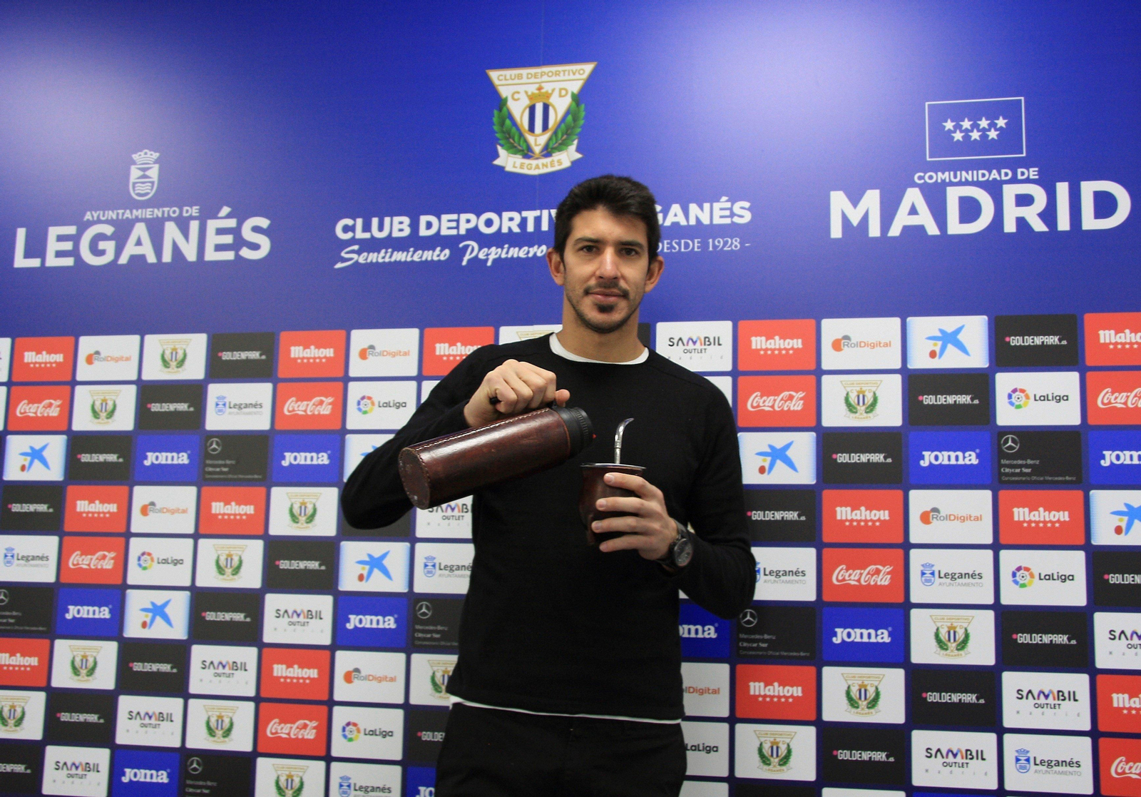 Champagne, con su matera.