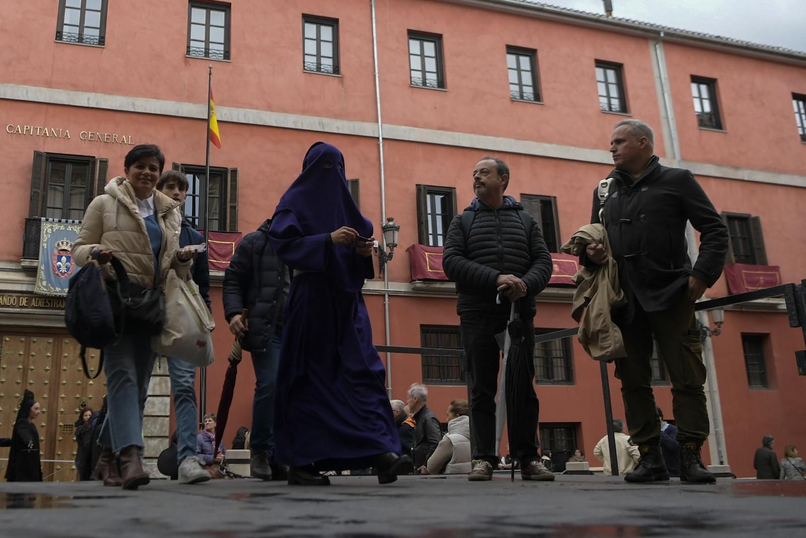 Fotos: Nazarenos acaba con la expectación cancelando su recorrido