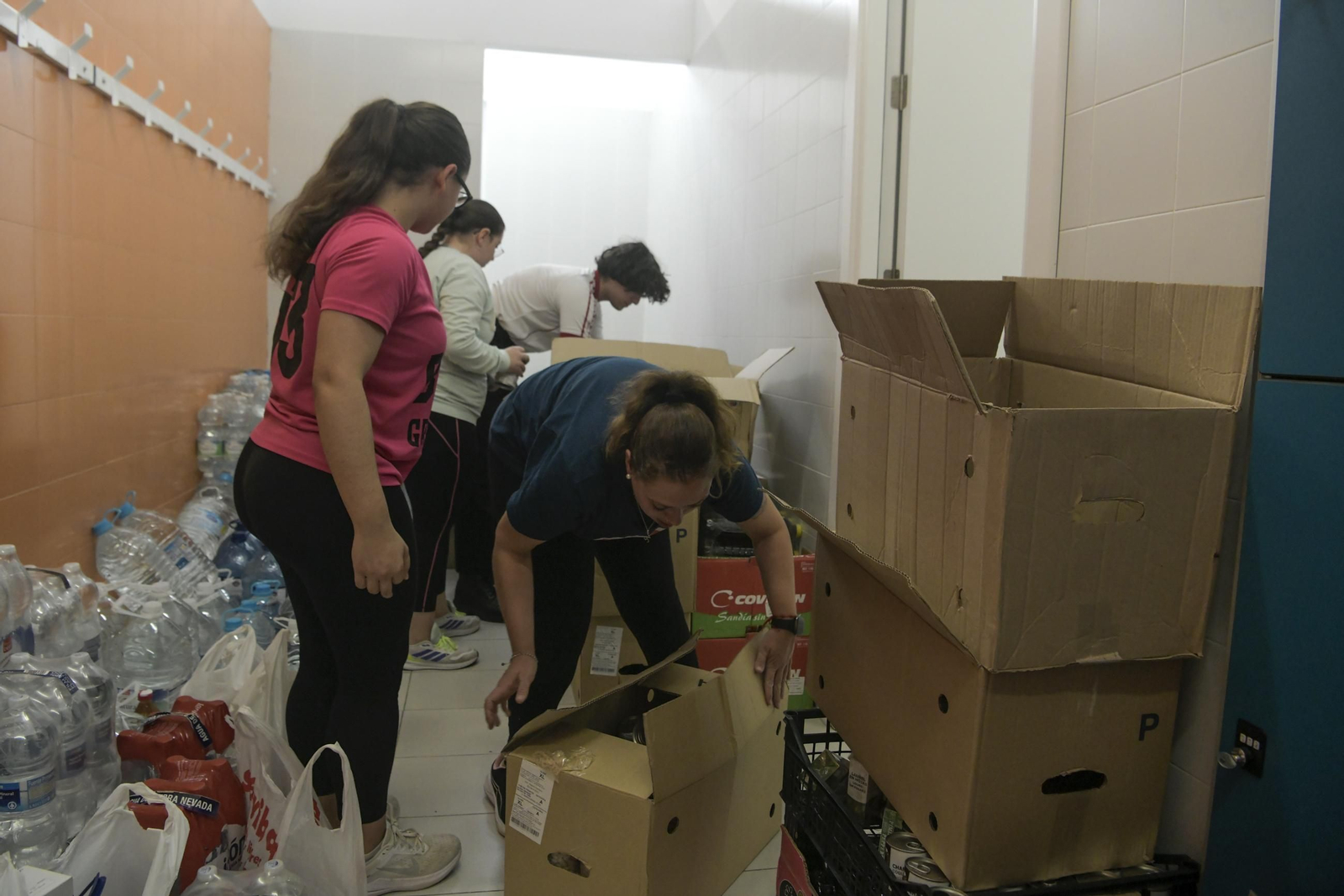 Galería | Granada se entrega a los afectados por la DANA de Valencia con recogidas solidarias