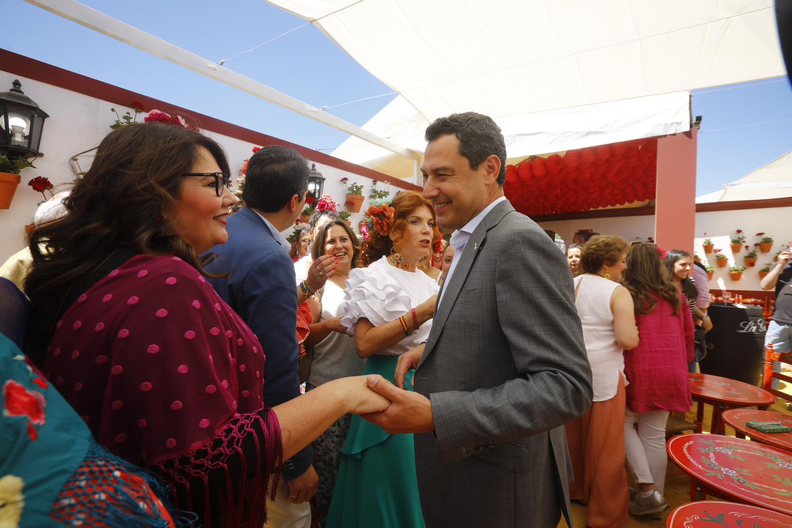 La visita de Juanma Moreno a la Feria de Córdoba, en imágenes