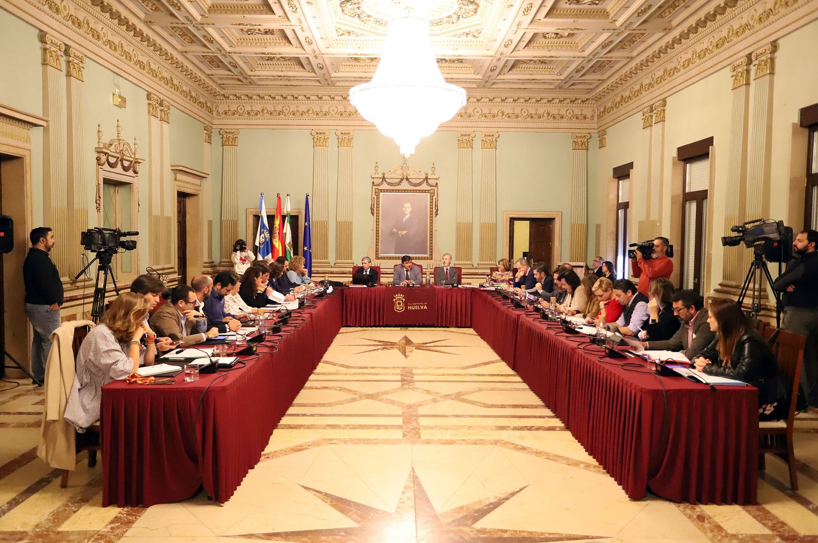 Imágenes del pleno celebrado en el Ayuntamiento de Huelva