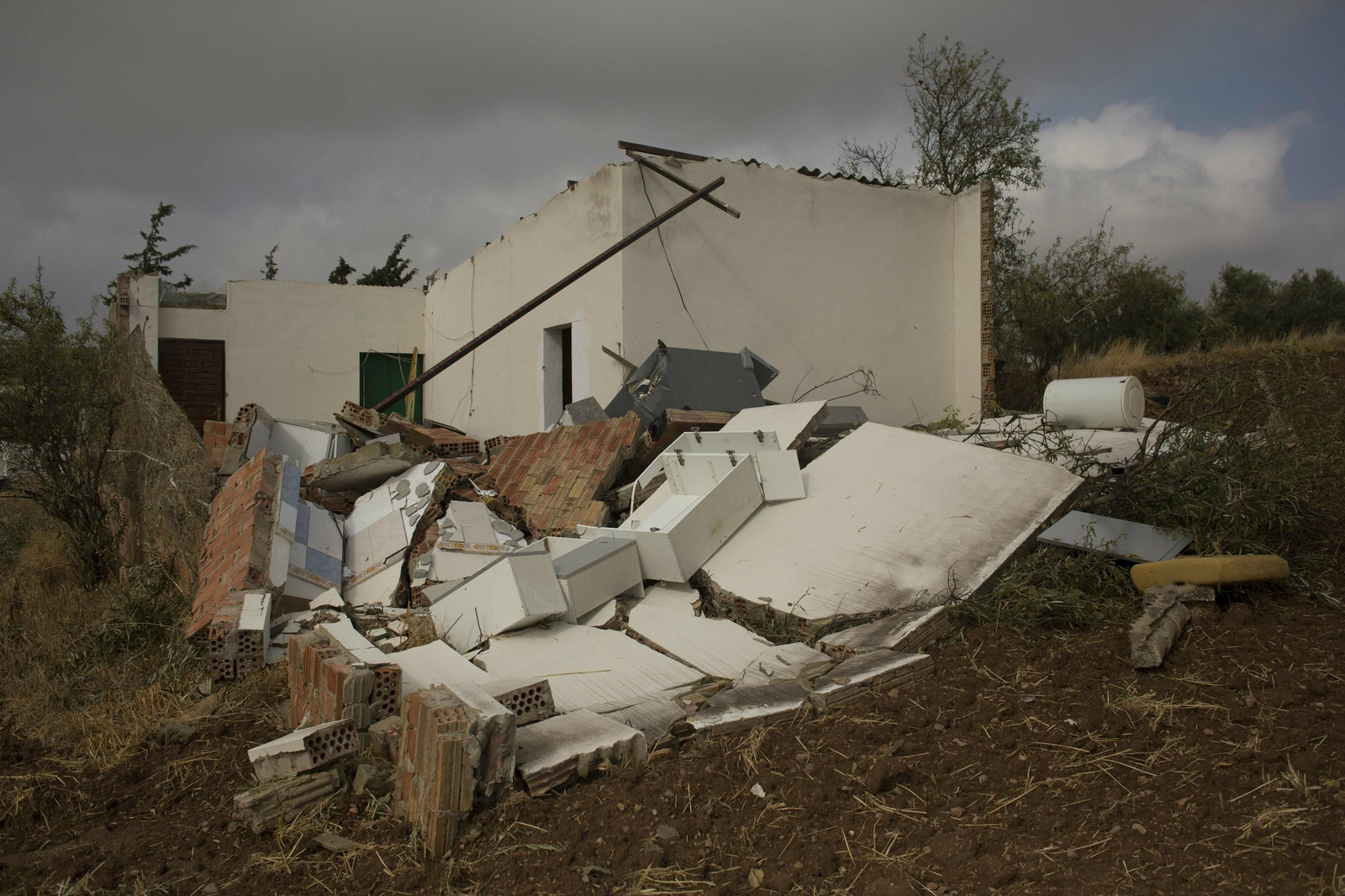Fotos de los daños causados por los tornados en Campillos