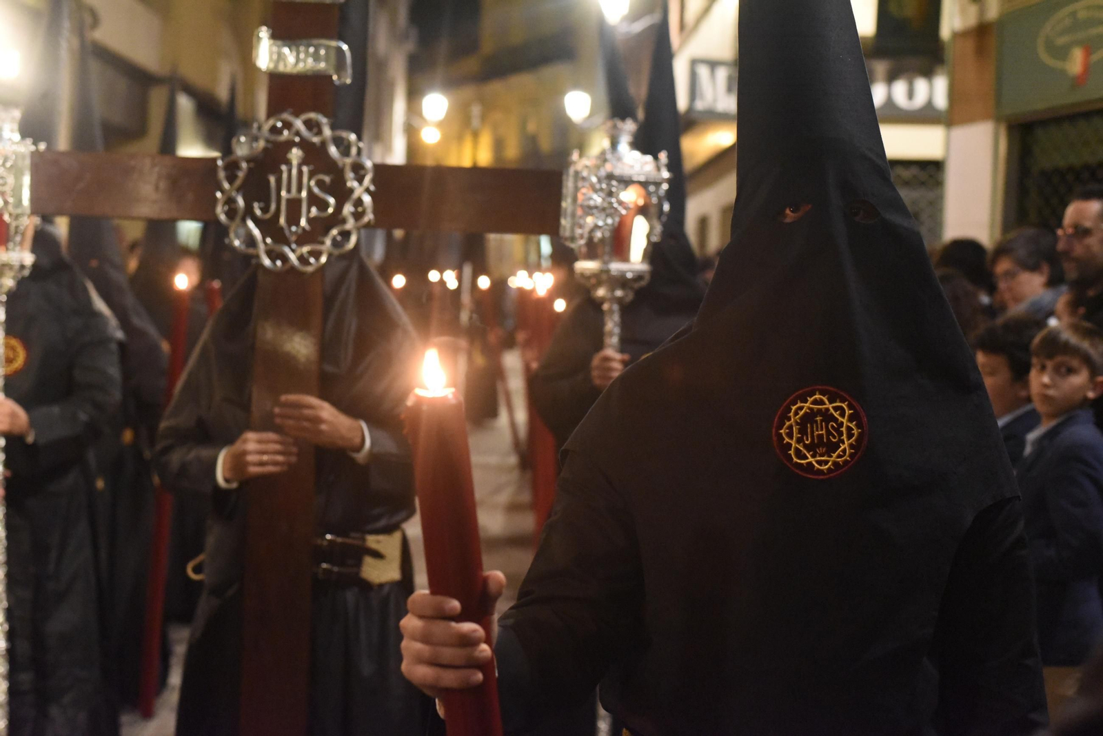 La procesión de la Buena Muerte en la Madrugada de Córdoba, en imágenes