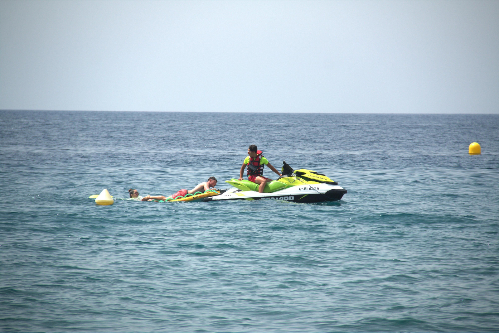 Así ha sido el simulacro para medir el tiempo de respuesta en las playas de Motril